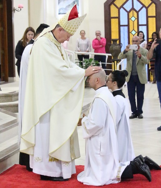 diocese de criciuma celebra ordenacao de padre richardson