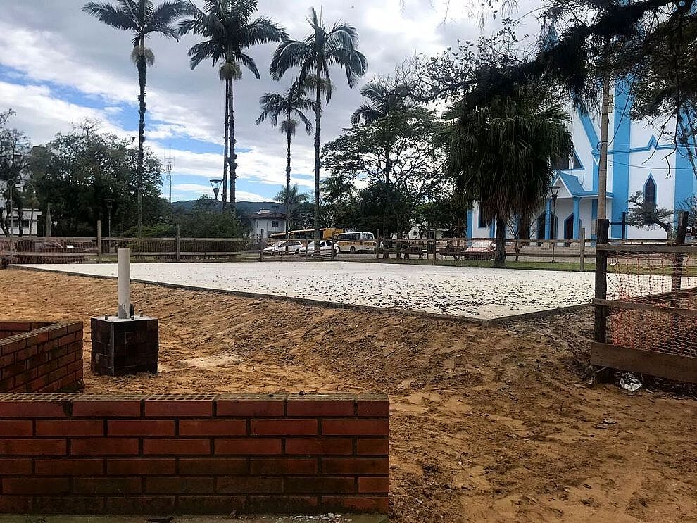 local onde será colocado o novo parque infantil da Praça Coberta