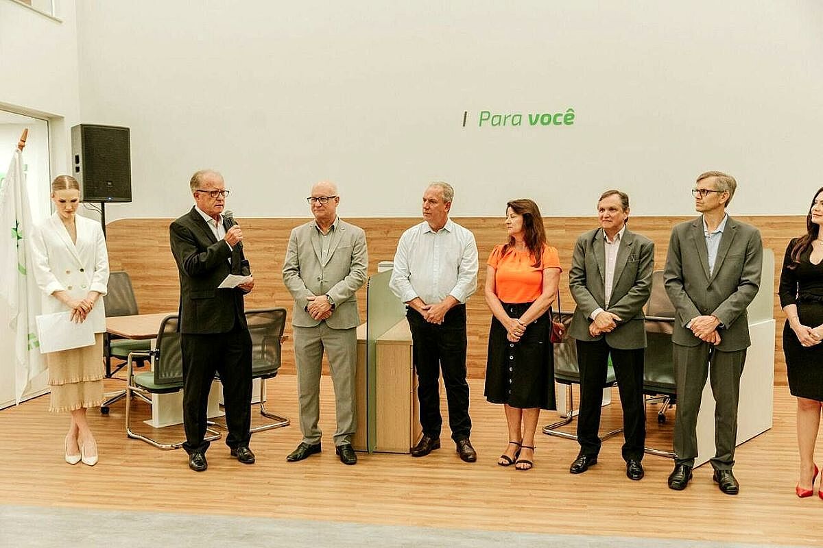 Autoridades no evento de inauguracao Foto Anderson Cardoso